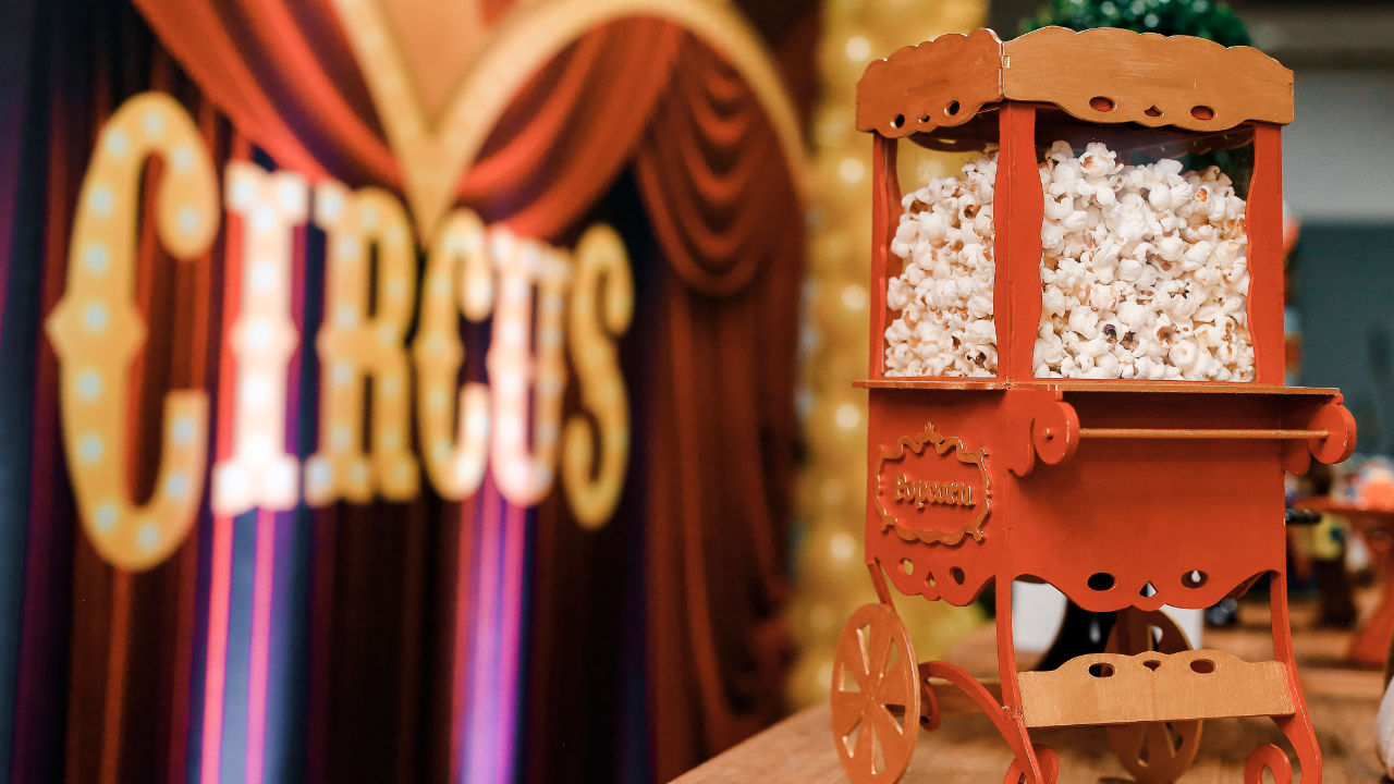 Food and Drinks Station